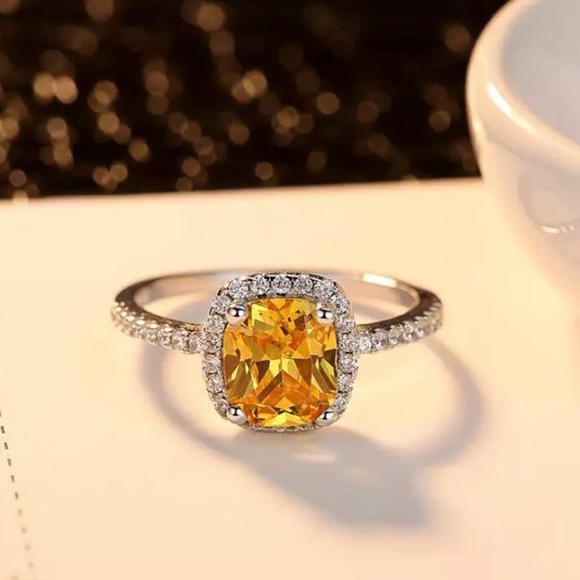 Brilliant Yellow Gold Topaz Diamond Statement Ring - Picture 5 of 7